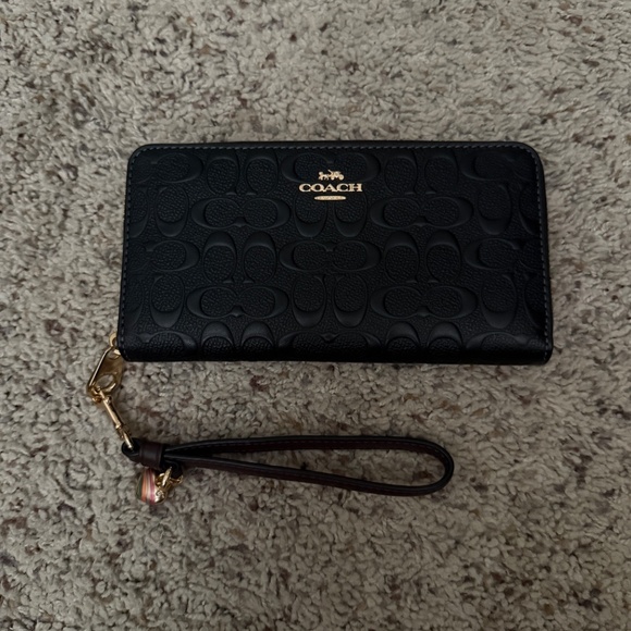 Coach Wallet - Picture 7 of 8